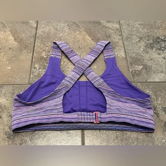 Lululemon Sports Bra - Picture 1 of 3